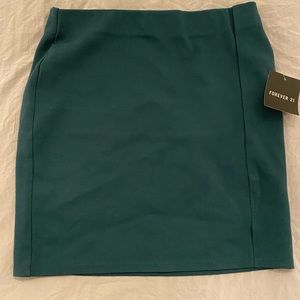 New “Forever 21” Hunter Green Skirt